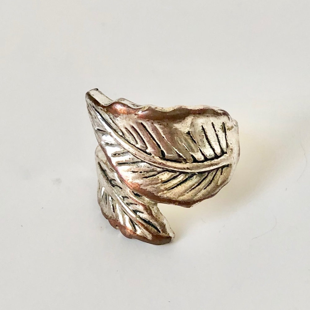 Rustic Leaf Wrap Ring 🍃 - Picture 5 of 5